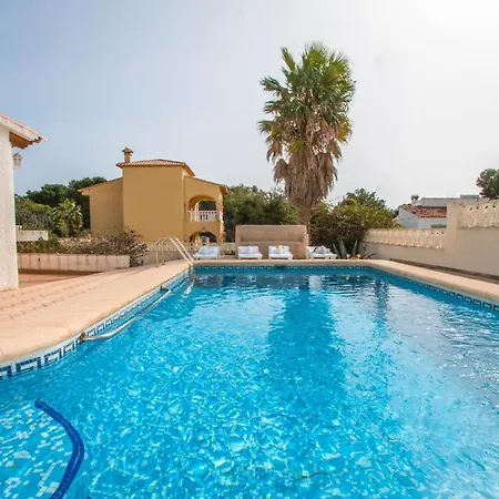 Abahana Esmeralda Villa *
